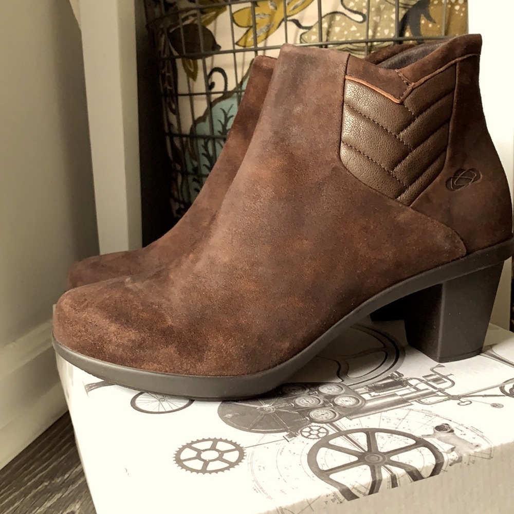 Cloud Footwear Suede Ankle Boot “Ollie”. Ships for FREE!